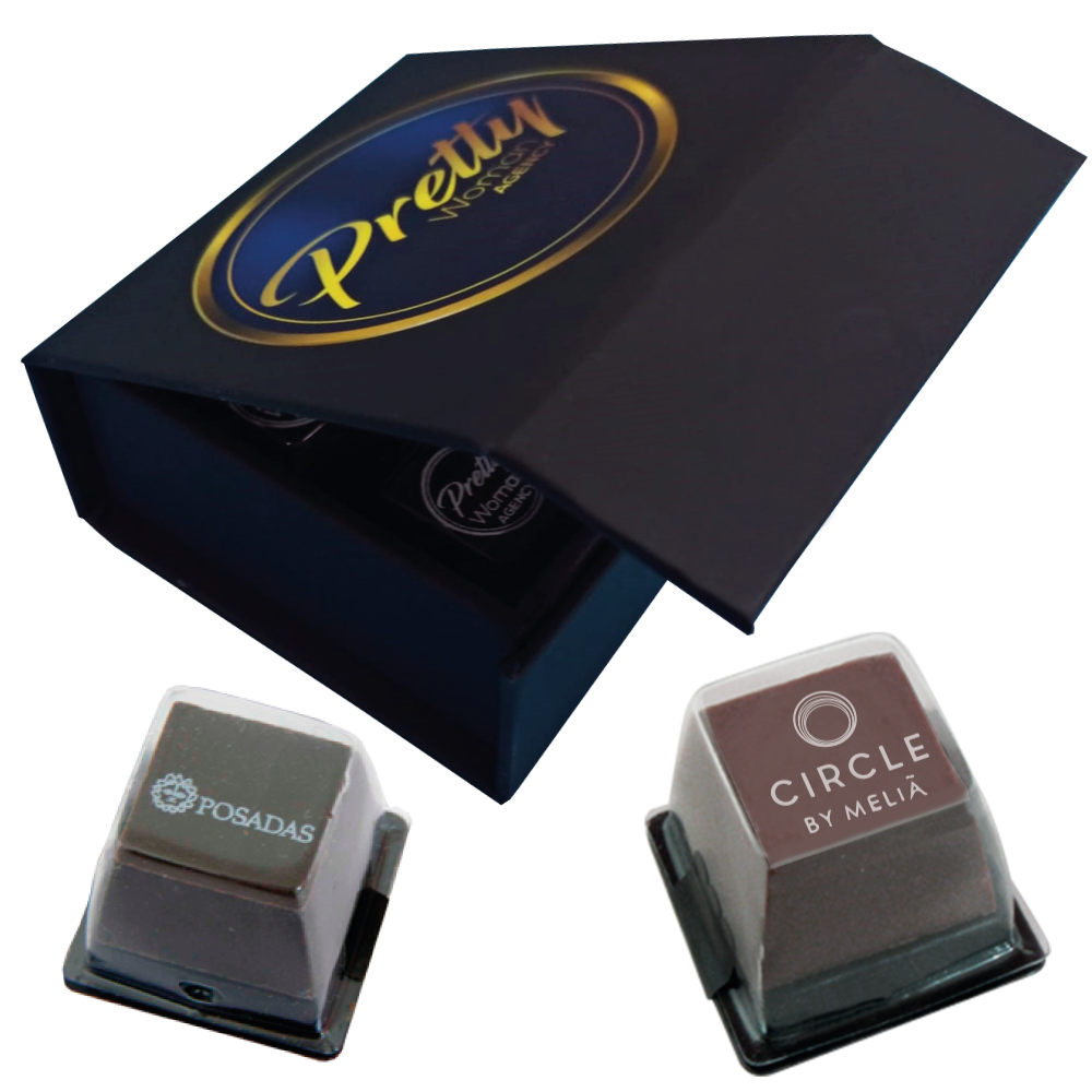 CAJA PERSONALIZADA CON CHOCOLATES PERSONALIZADOS