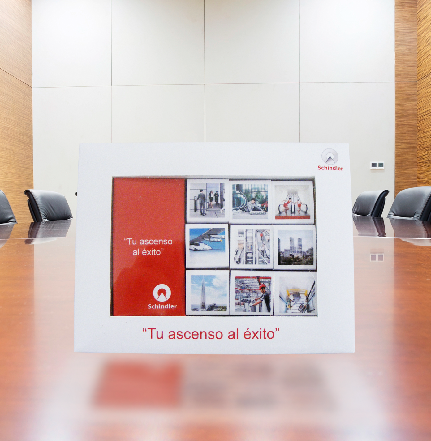 CAJA PERSONALIZADA CON CHOCOLATES PERSONALIZADOS