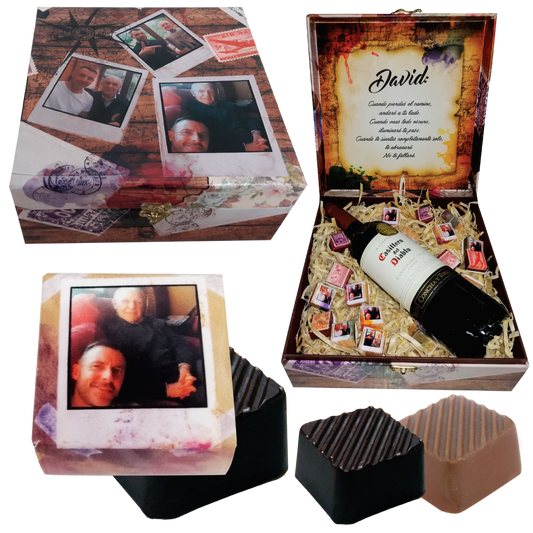 CAJA PERSONALIZADA CON CHOCOLATES PERSONALIZADOS